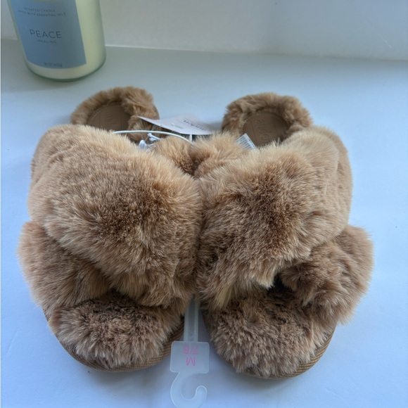Cozy Faux Fur Slippers - Picture 1 of 5